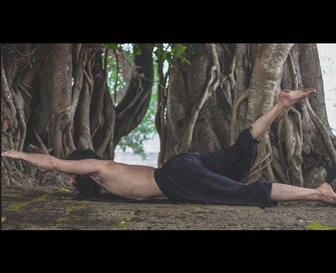 Shalabhasana Variation