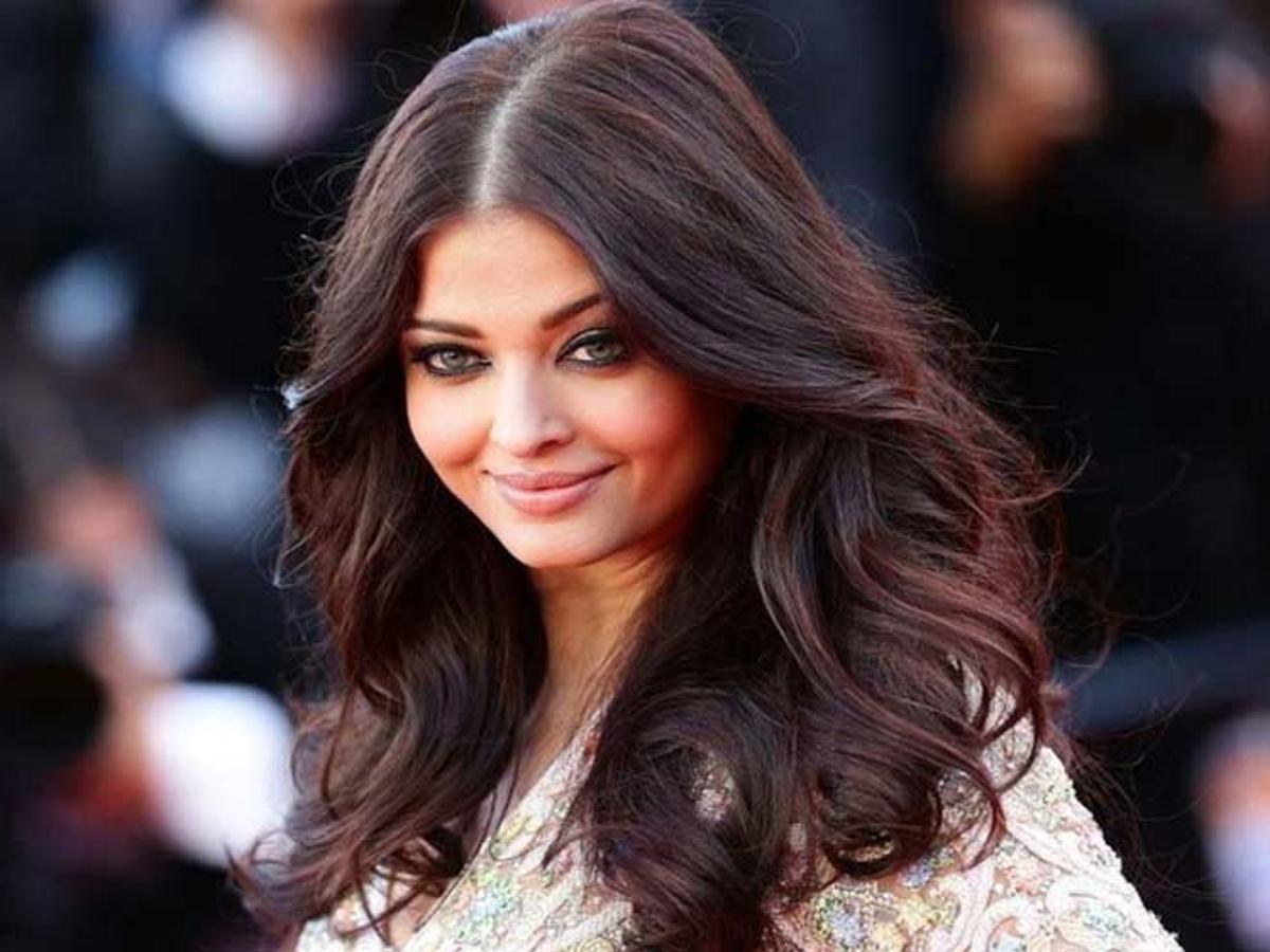 Some Tricks To Make Your Thin Hair Voluminous This Monsoon | HerZindagi Some Tricks To Make Your Thin Hair Voluminous This Monsoon | HerZindagi