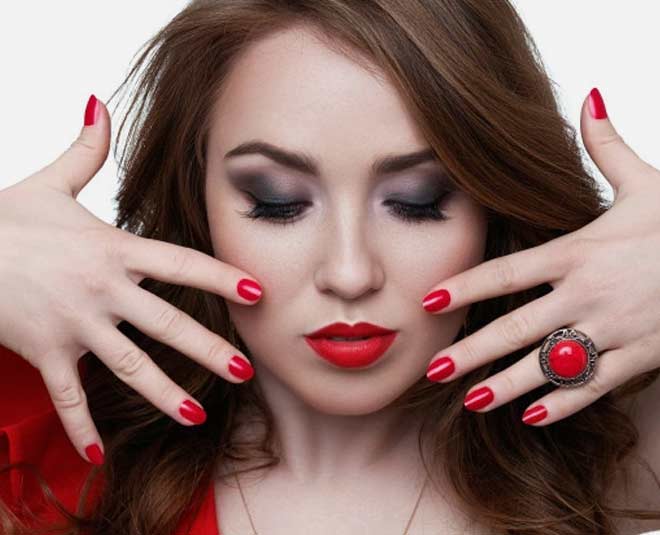 apply top coat manicure tips