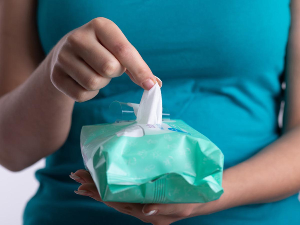 More Than 10 Uses Of Baby Wet Wipes You Didn't Realise