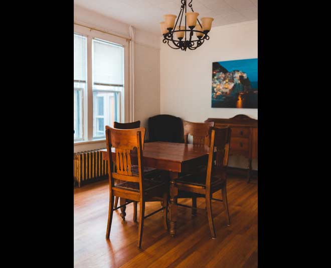 आलू से लकड़ी का फर्नीचर साफ़ करें cleaning woden furniture