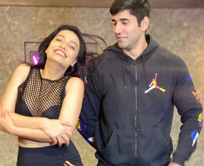 divya  agarwal  varun sood