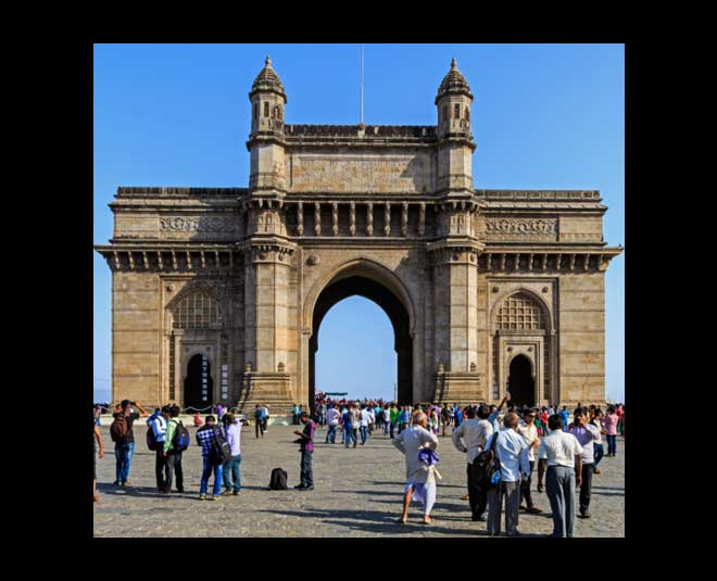 गेटवे ऑफ़ इंडिया famous historical places of maharashtra gate way of india inside