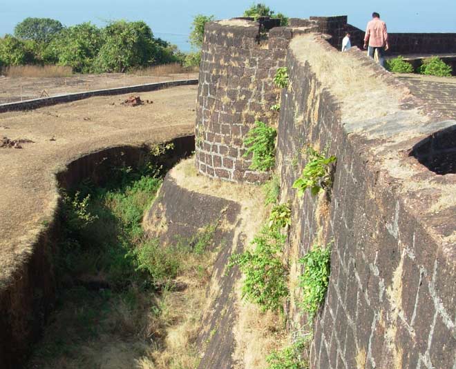 जयगढ़ फोर्ट famous historical places of maharashtra jaigarh fort inside