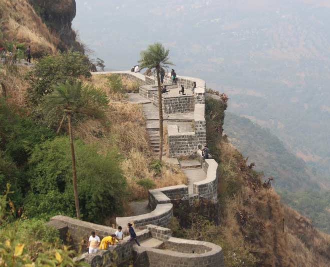 सिंहगढ़ किला famous historical places of maharashtra singhagah fort inside