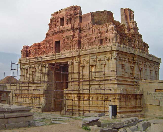 famous krishna temple in hampi
