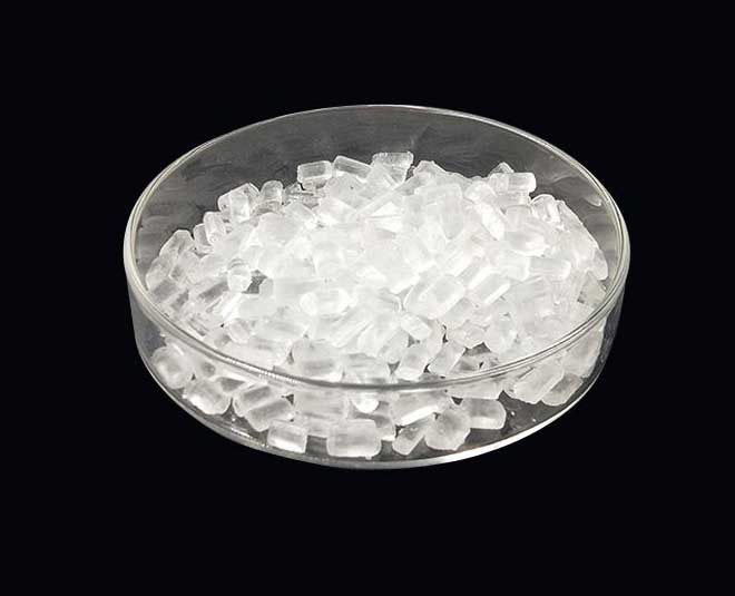 how to remove bleach stains from clothes inside 