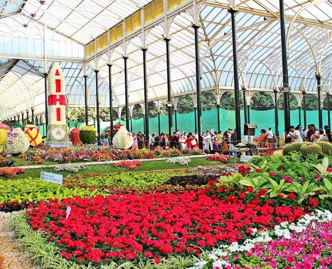 know romantic places in bengaluru botanical garden