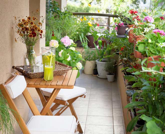 5 Smart Ideas To Decorate Your Small Balcony