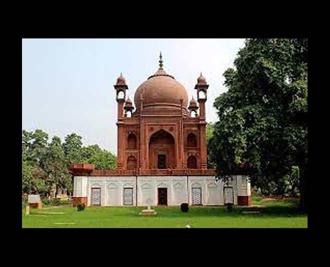 red taj mahal agra history