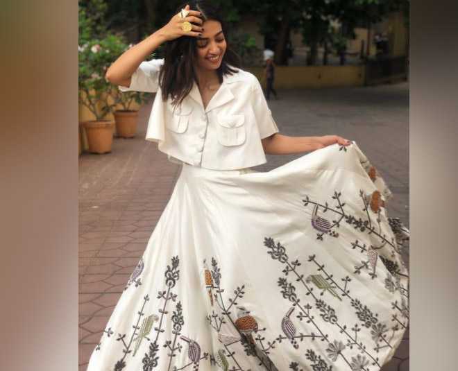 स्कर्ट एंड जैकेट लुक skirt and jacket look