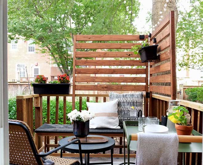 5 Smart Ideas To Decorate Your Small Balcony