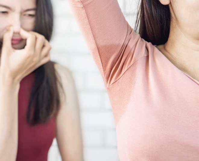 smelly under arms reason