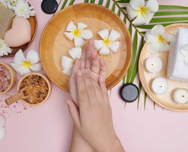 soak nails in warm water manicure tips