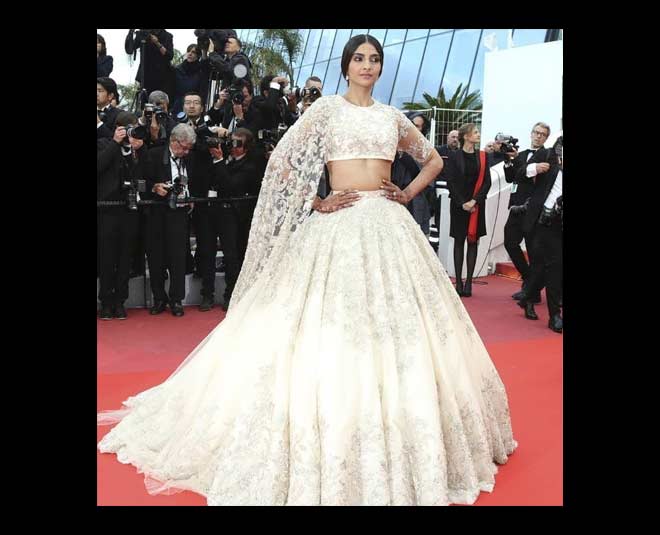 5 Times Bollywood Celebrities Went All Out With Their Humongous Outfits!