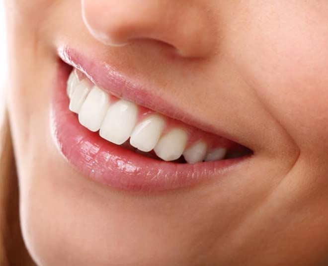 दांतों की सफाई के लिए करें इस्तेमाल toothpaste