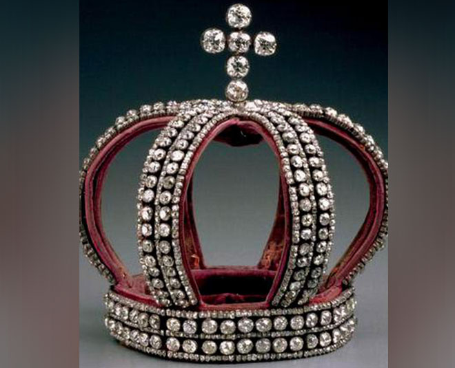 रोमानोव इम्पीरियल नुपटिल क्राउन- st miss universe crown