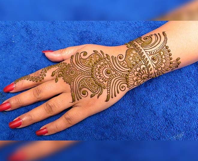 Mehendi Designs: ईद के मौके पर बैक हैंड के लिए चुनें मेहंदी के ये लेटेस्ट  डिजाइन | Mehendi Designs Choose these beautiful designs of mehndi for back  hand on Eid | TV9 Bharatvarsh