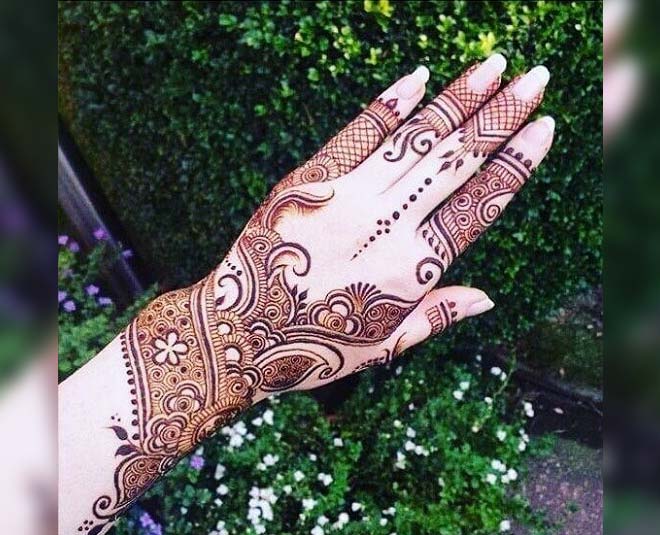 Freestyle Arabic Mehndi Design