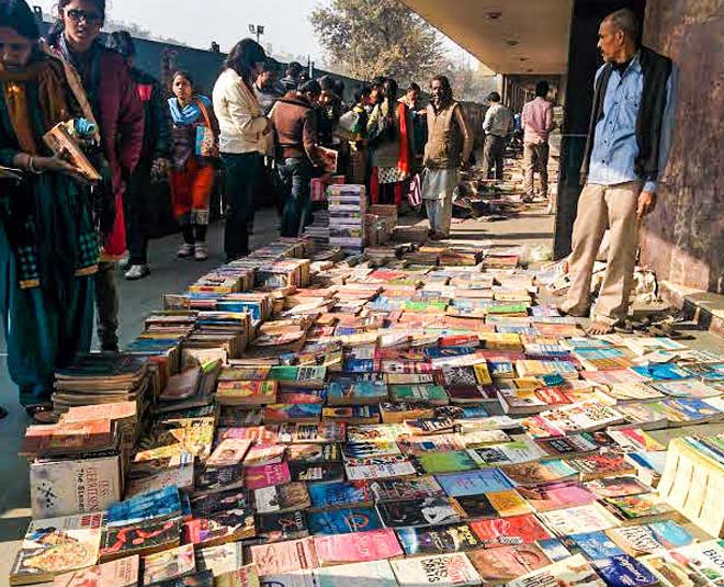 बुक लवर्स के लिए आर्य समाज रोड book stalls in karol bagh market