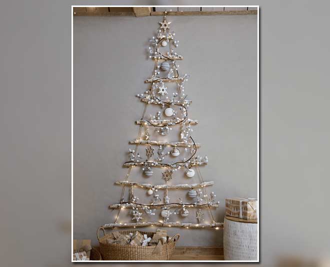 easy christmas tree on wall