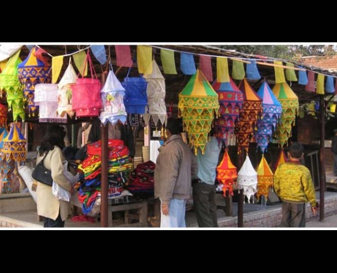 मंडे मार्केट को करें एक्सप्लोर famous monday market