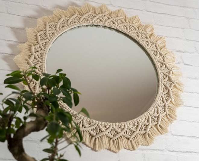 हैंगिंग मिरर hanging mirror