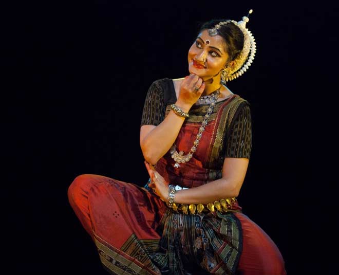 information about bharatanatyam dance