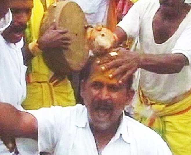 नारियल फोड़ना know about strange traditions of india inside