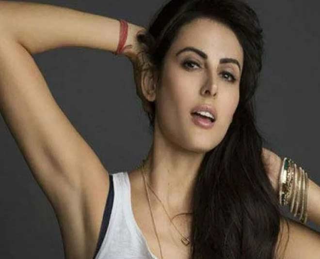 मंदाना करीमी mandana karimi and abuse