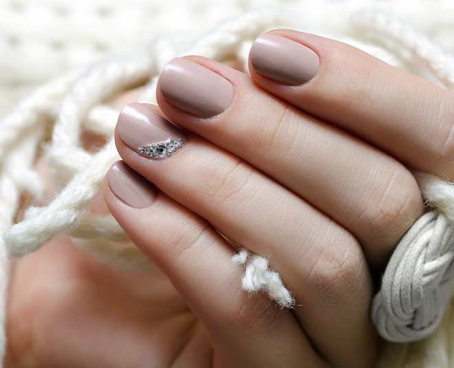 सैंडी बेज sandy bej nail paint