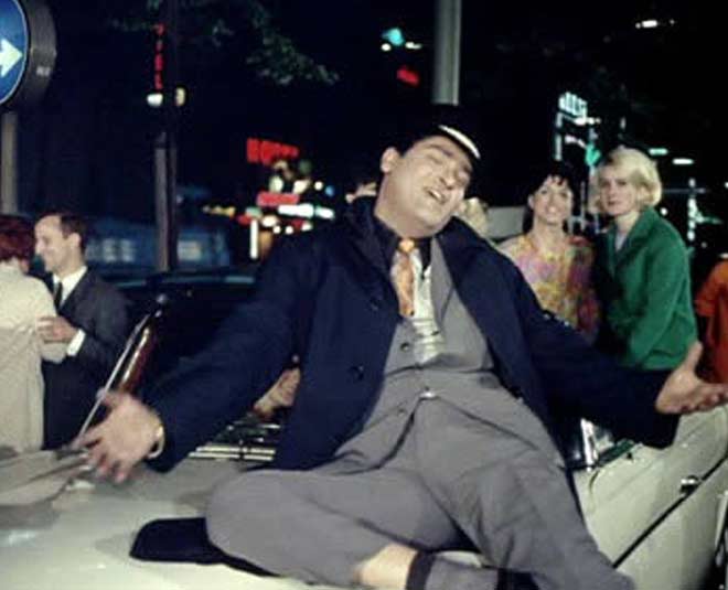 एन इवनिंग इन पेरिस the evening in paris