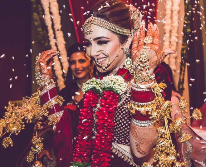 throw rice at wedding