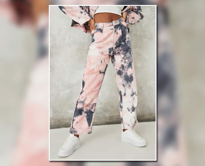 tie die jeans looks