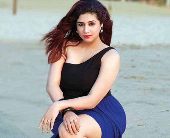 वाहबिज डोराबजी vahbiz dorabjee and abuse
