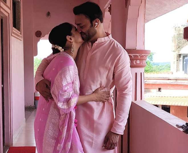 vicky and ankita relationship