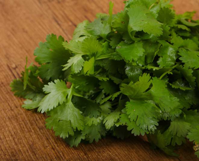 DIY Face Pack Of Coriander Leaves And Rice Flour In Hindi diy face