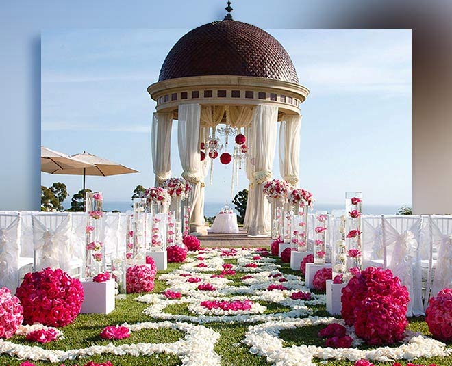 Getting Married Soon? Check Out Reasons To Consider Having A Destination  Wedding