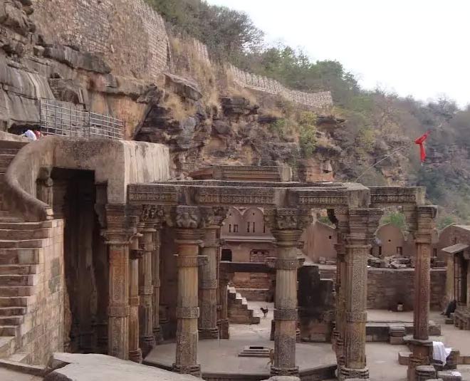 interesting facts about kalinjar fort bundelkhand inside 