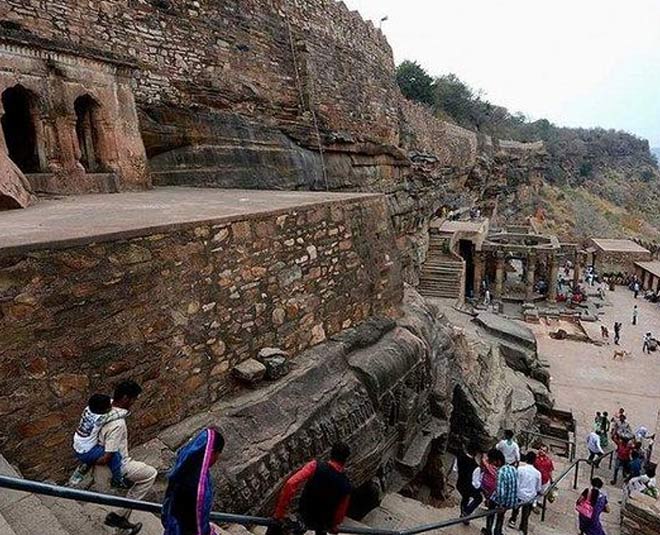 interesting facts about kalinjar fort inside 