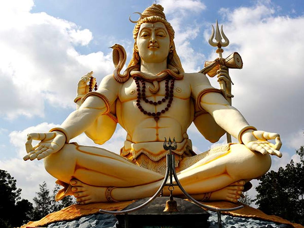 Вишну Брахма Шива скульптуры