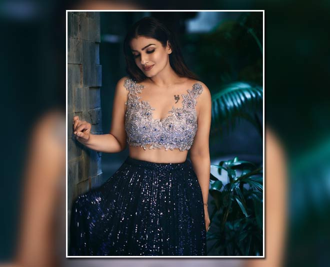 sequence lahanga look