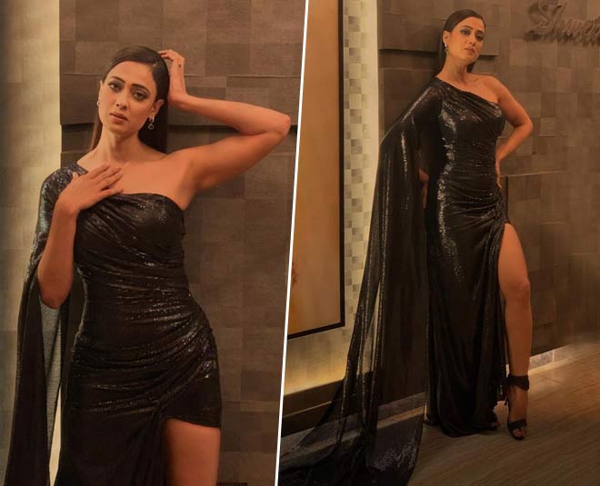 डिफ्रेंट अंदाज में आई नजर shweta tiwari inside