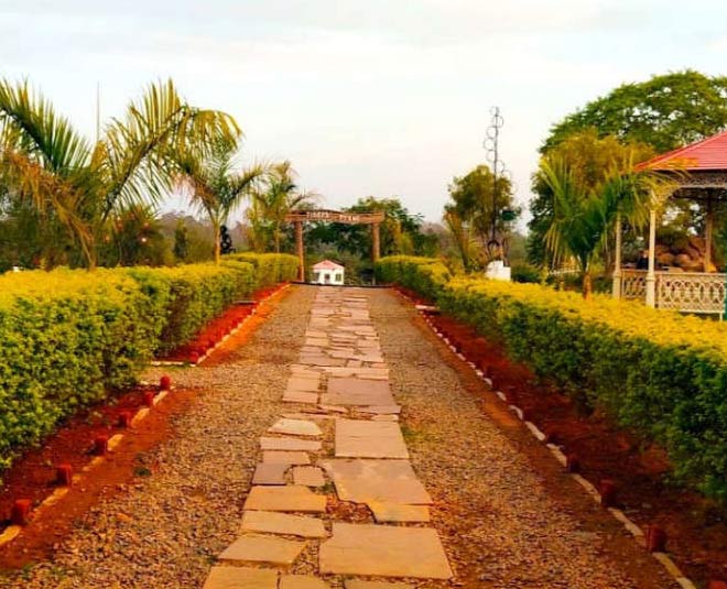 tourist places in jhansi uttar pradesh harbal garden inside 