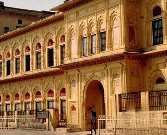 tourist places in jhansi uttar pradesh rani mahal inside 