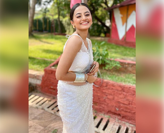 white look dress inside 