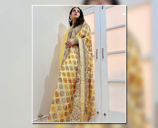 yellow saree look