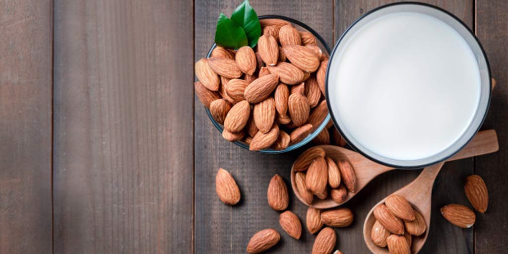 Know The Downside Of Almond Milk In Hindi know the downside of almond