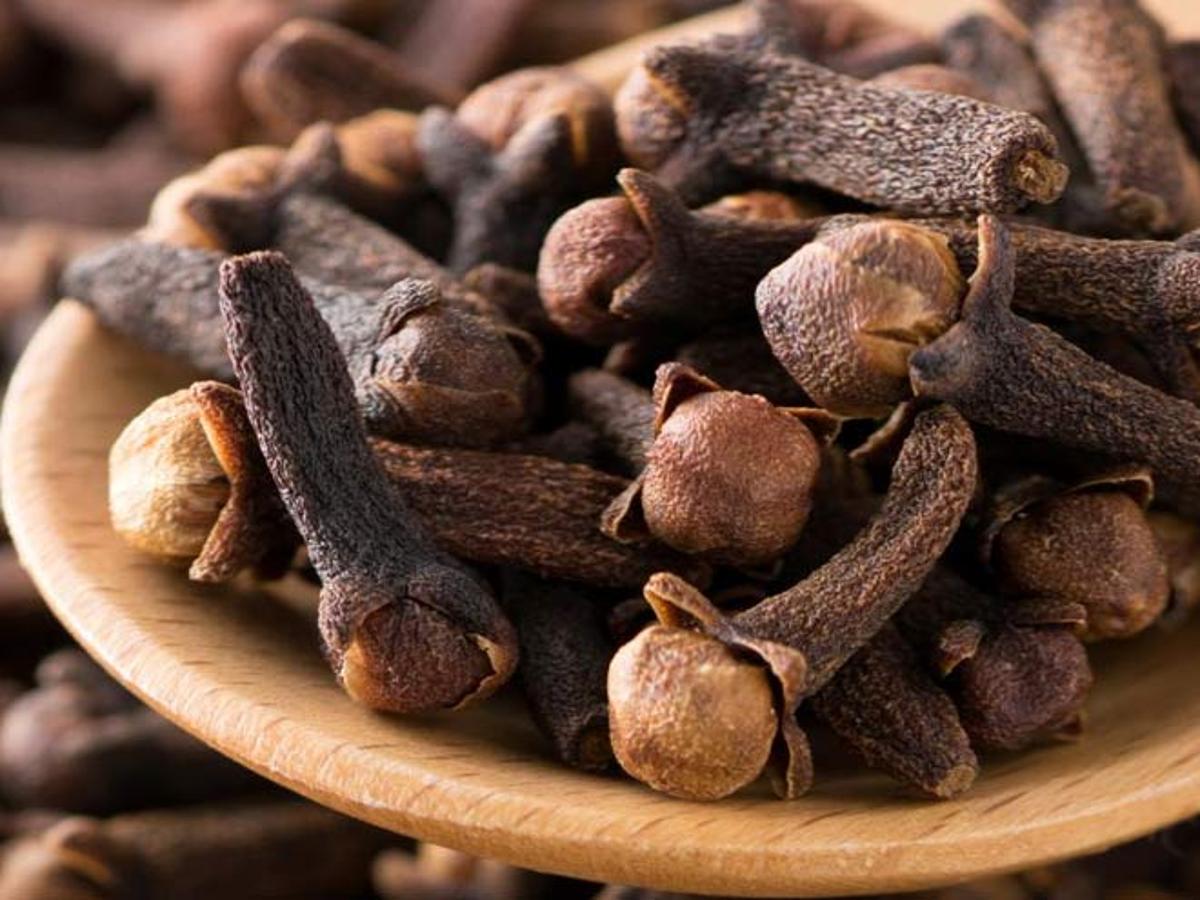 Want Natural Solutions For Skin Issues? Try Clove Face Masks And See The  Magic