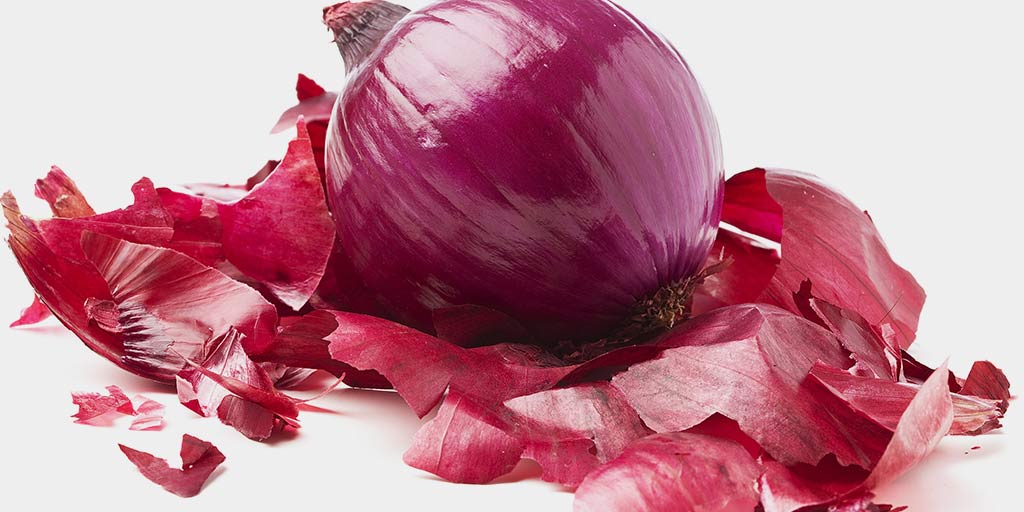 Onion Peel Amazing Uses प्‍याज के छिलके को बेकार समझकर फेंके नहीं